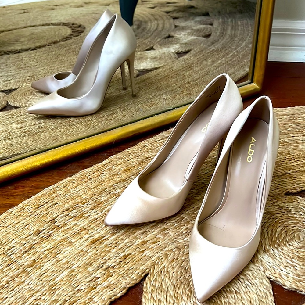 Aldo pointed toe champagne pumps